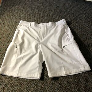 Men's White Cargo Shorts with Zip-Thigh Pockets